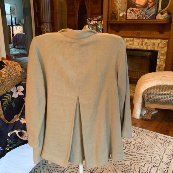 Eileen Fusher 70 percent linen 30 percent cotton swing jacket. With pockets. - Picture 4 of 4